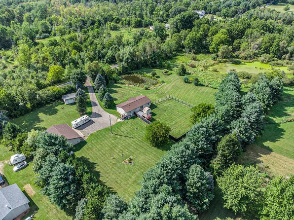 7313 S Lacey Lake Rd, Bellevue, MI 49021