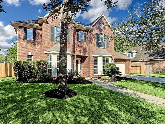 2nd image of 18015 Crescent Royale Way