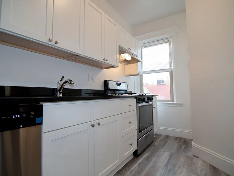 264 Kelton St #13 — Photo 2