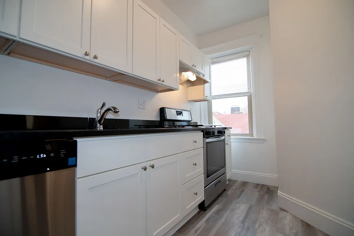 Building Photo - 264 Kelton St #13
