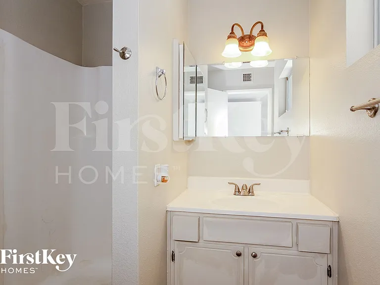 3301 W Mountain View Rd — Photo 16