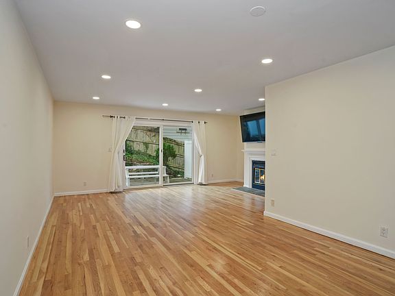 Great room w sliders to south facing terrace