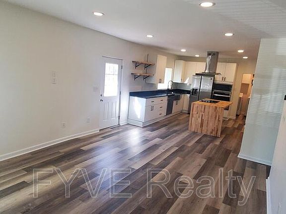 5th image of 309 Dickson St