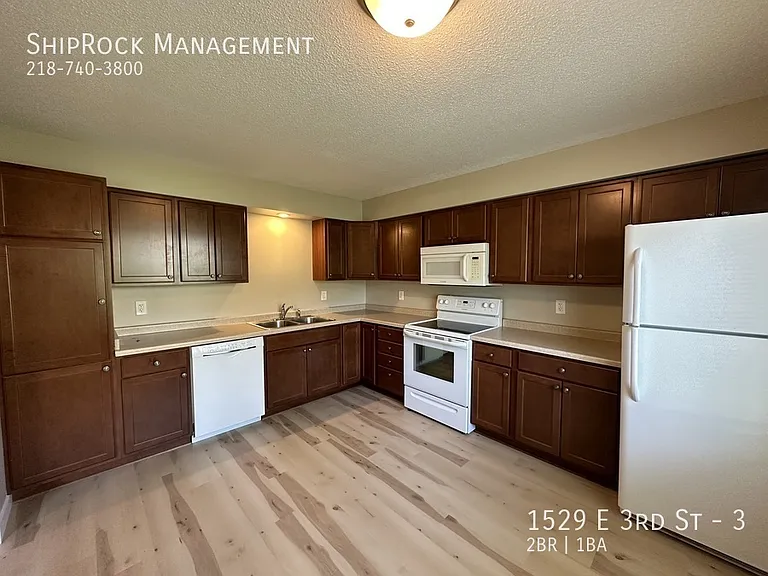 1529 E 3rd St #3 — Photo 10