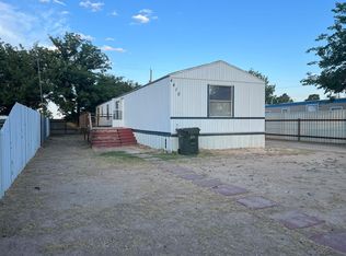 4410 Willow St, Carlsbad, NM 88220