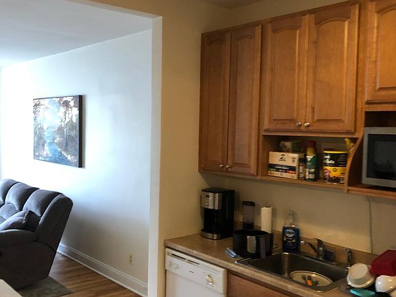 4th image of 287 Bloomfield Ave