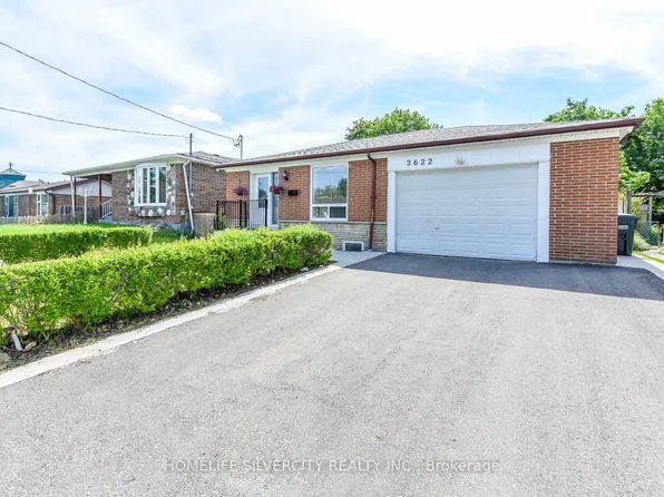 3622 Dunrankin Dr, Mississauga, ON L4T 1V9