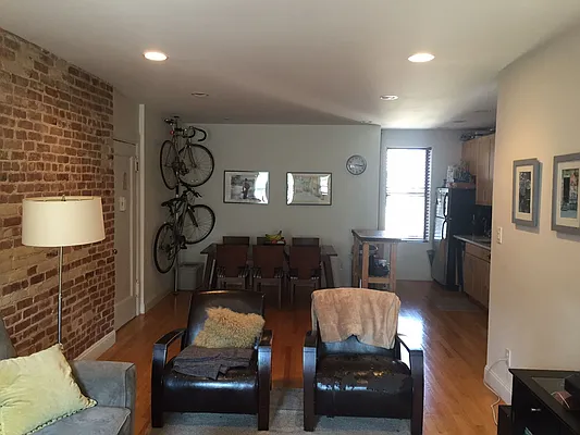 Rented by PMG Real Estate  | media 36