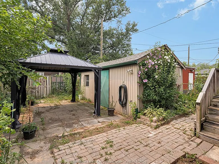 497 McKay Ave — Photo 29