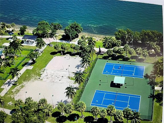4th image of 1750 N Bayshore Dr #3403