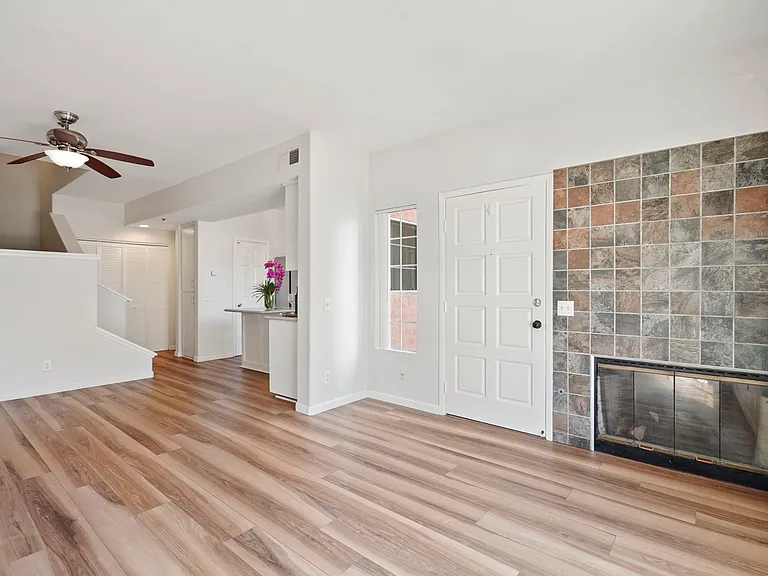 221 Donax Ave #11 — Photo 15