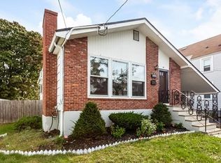 19 Marshall St, Winthrop, MA 02152