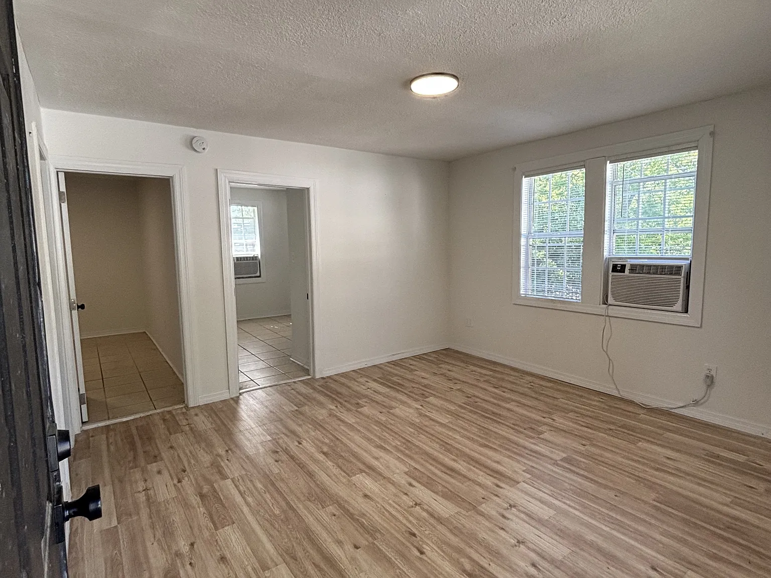 1426 West 22nd Street (NEW) - 1424 — Photo 1