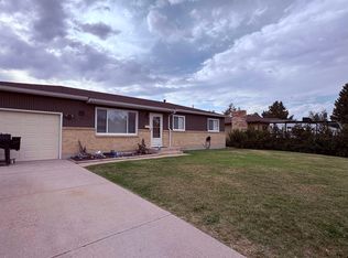 912 Sun Valley Dr, Cheyenne, WY 82001