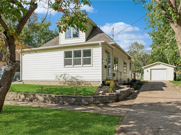 2226 Des Moines St, Des Moines, IA 50317