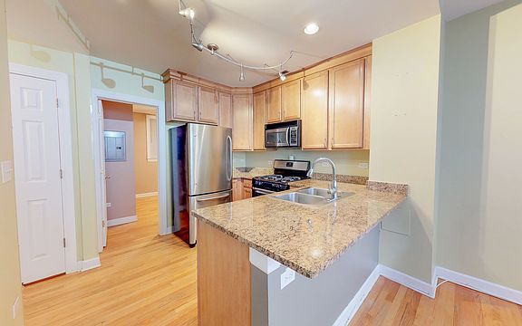 4th image of 3106 W Eastwood Ave APT G