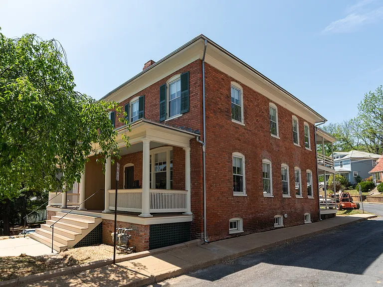 138-140 N Coalter St #140 — Photo 3