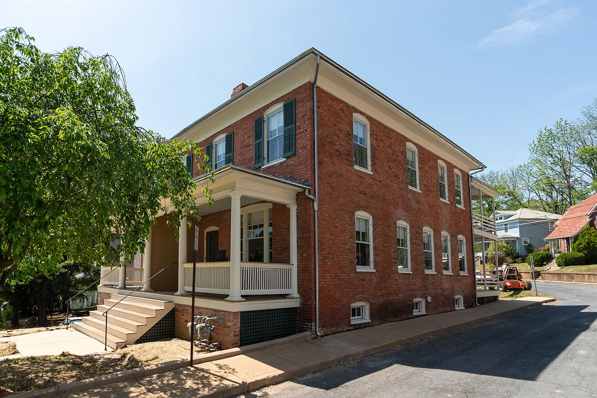 Building Photo - 138-140 N Coalter St #140
