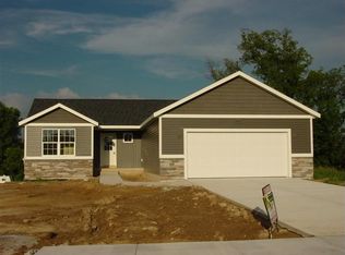 8328 Briar Ct, Jenison, MI 49428
