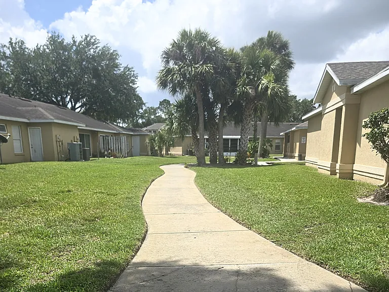 3194 Sandy Shore Ln — Photo 44