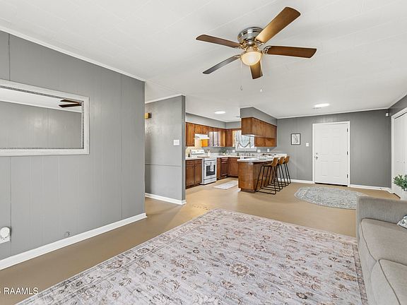 3rd image of 98 Santa Ines St