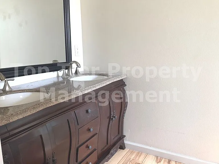 125 Acacia Ave — Photo 37