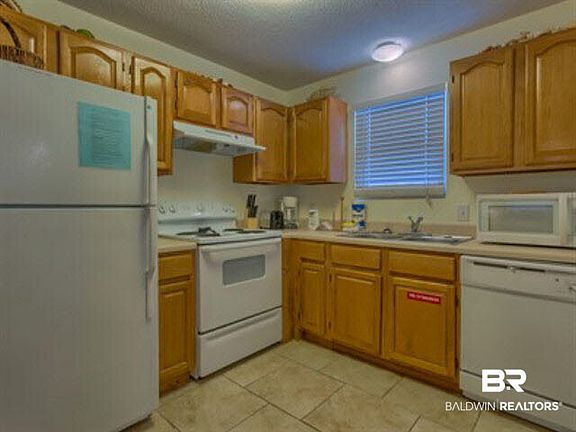3rd image of 1157 W Beach Blvd #216