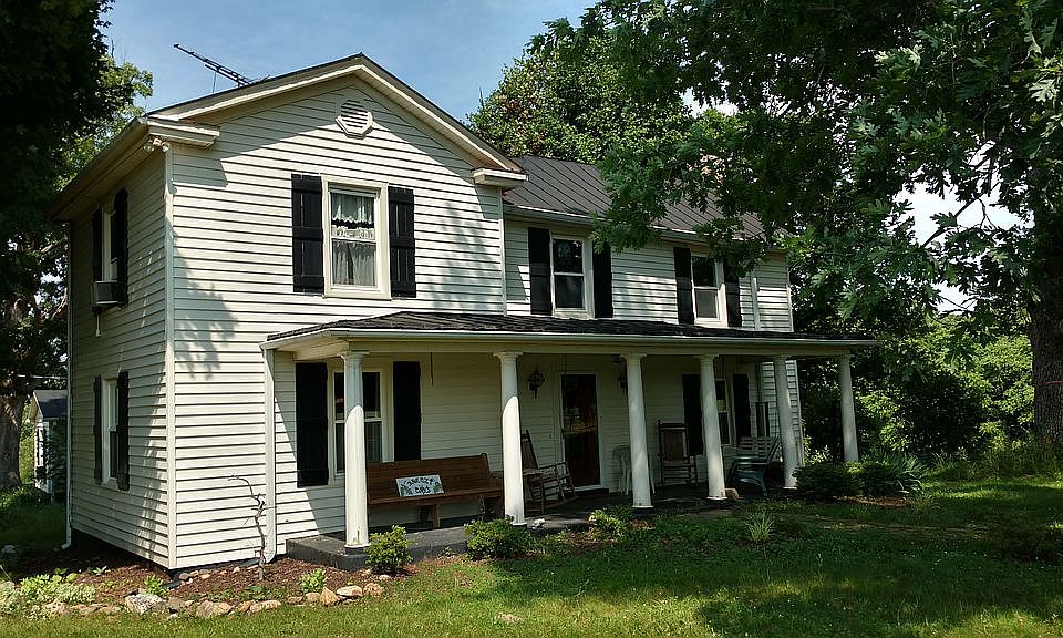 1st image of 769 Woodview Dr