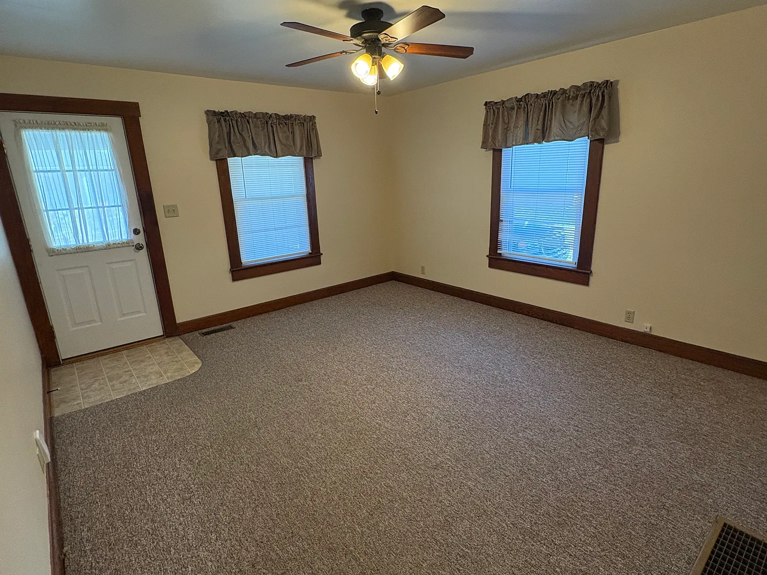 3 bed, 1872 sqft, $1,400 — Photo 4