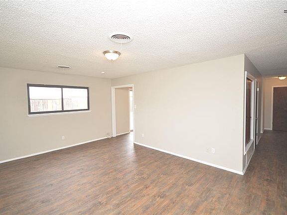 5th image of 3124 Mandell Cir