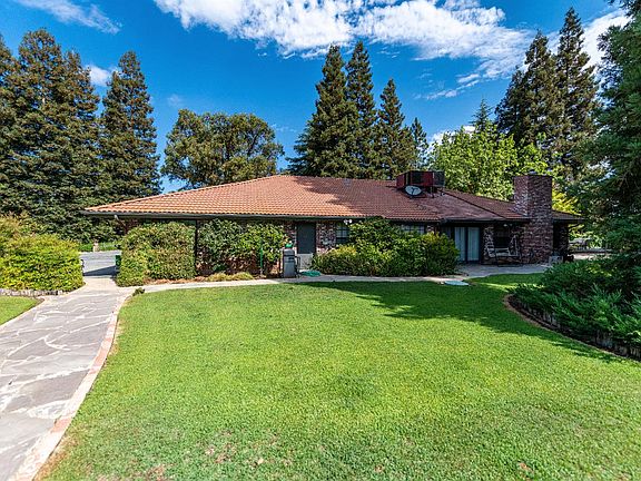 4th image of 10173 Rolling Hills Dr