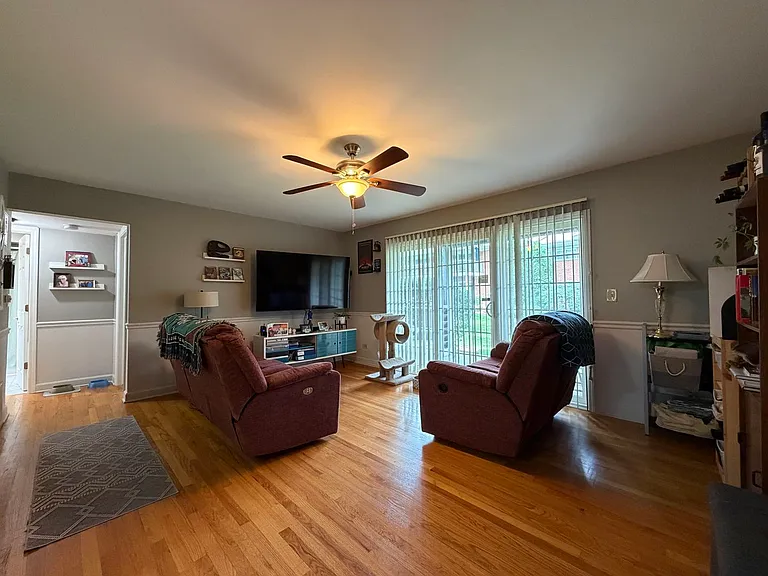 167 E Palatine Rd #I — Photo 5