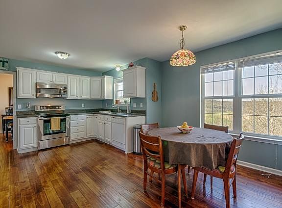 4th image of 169 Overlook Ct