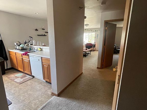 5th image of 1401 N Dakota Ave