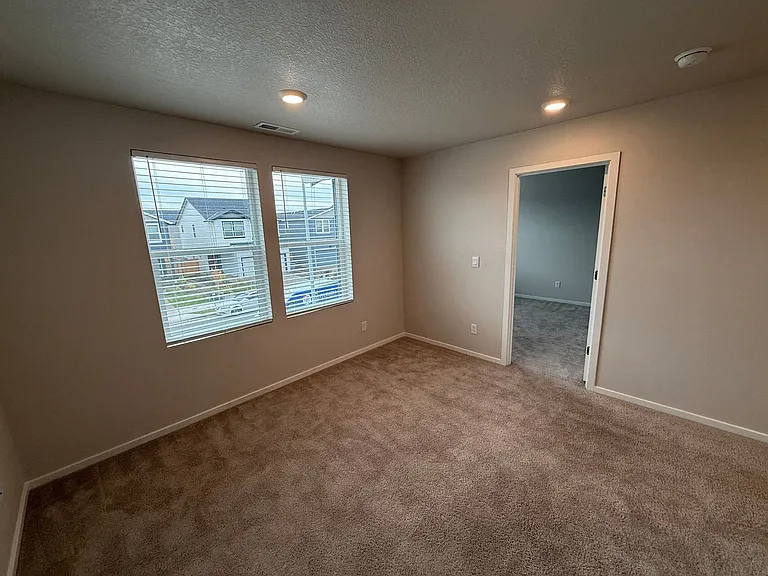 4833 Thyme Ave NE — Photo 16