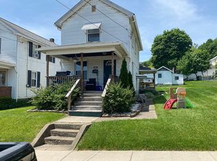 516 College St, Ellwood City, PA
