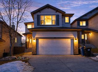 306 S Rockyspring Cir NW, Calgary, AB T3G 6A2