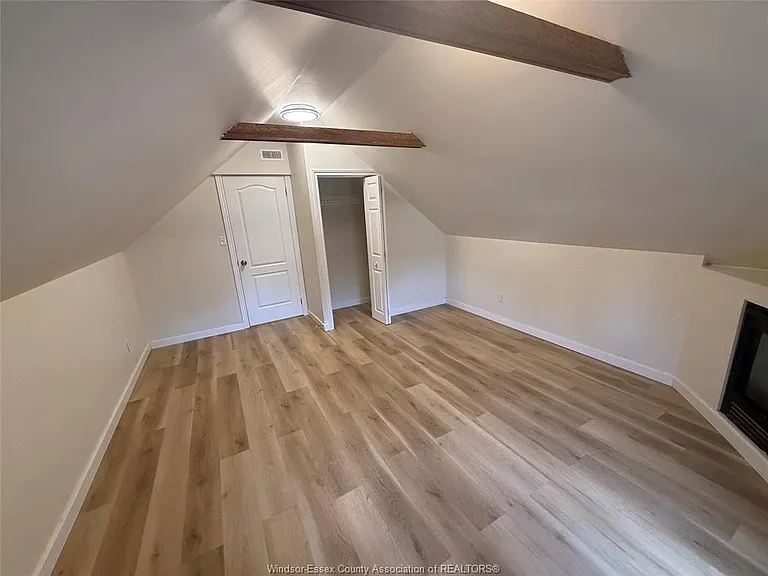 699 Charlotte St #UPPER — Photo 11