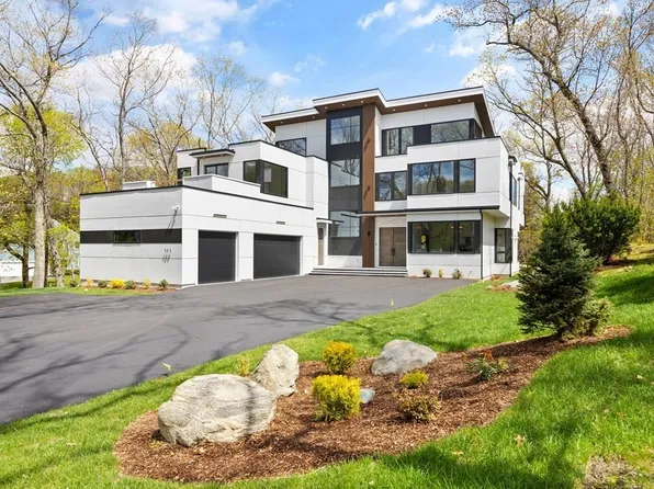 125 Laconia St, Lexington, MA 02420