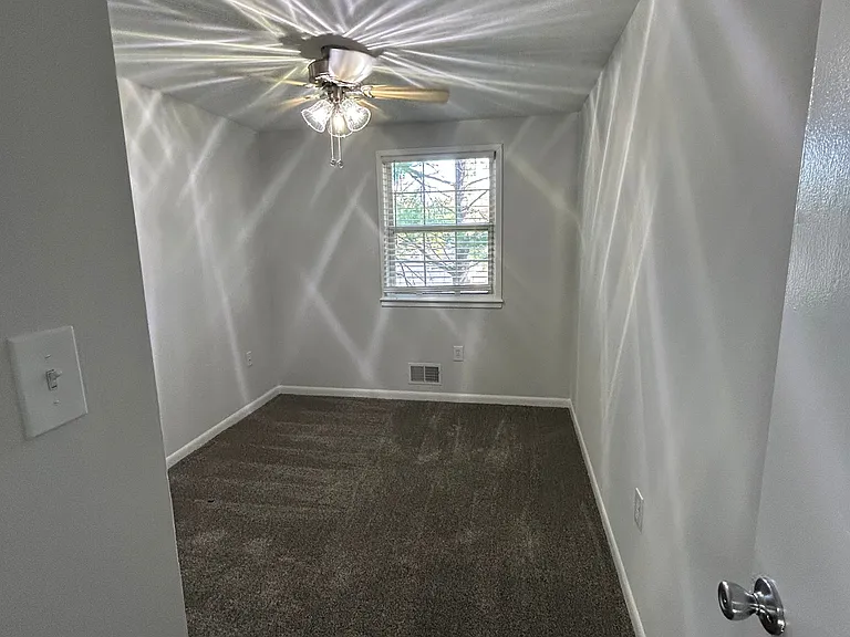 Longview — Photo 261