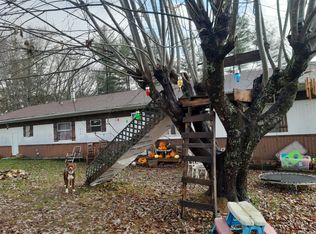 903 Ridge Rd, Spruce pine, NC 28777