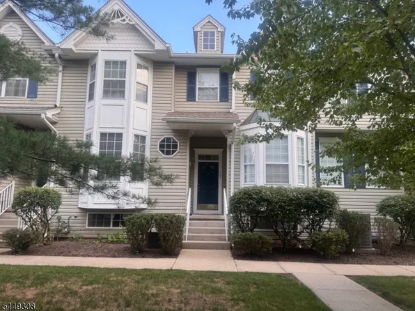 32 Chesterfield Ct, Flemington, NJ 08822