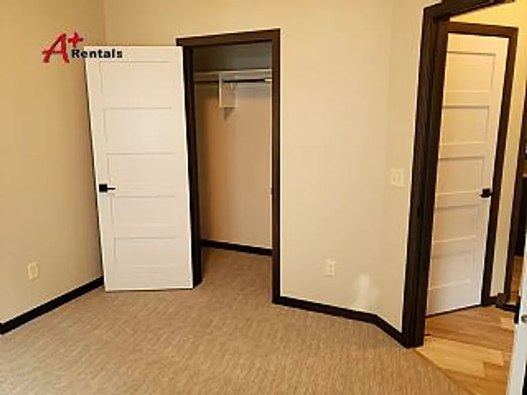 4513 S Dubuque Ave — Photo 7