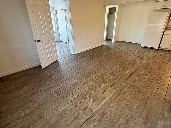 3rd image of 3519 N Los Altos Ave #2