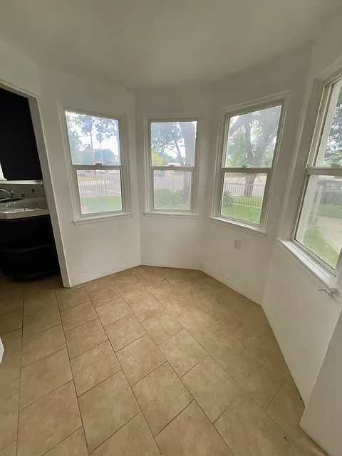 2 bed, 877 sqft, $2,100 — Photo 4