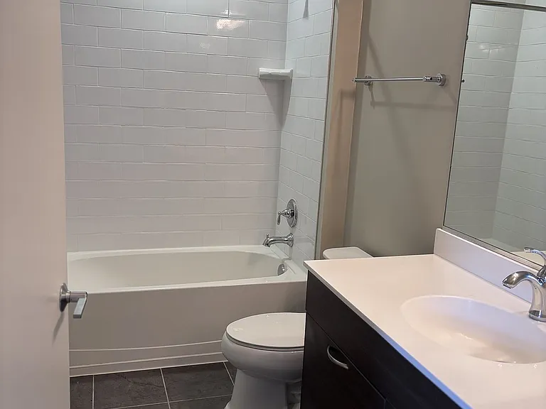 Full Bathroom Full Bathroom