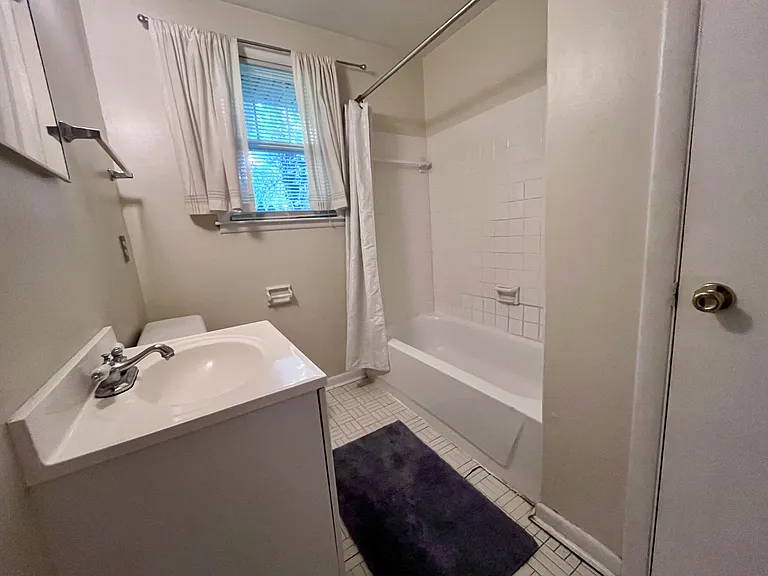 925 Boscobel St #3 — Photo 7