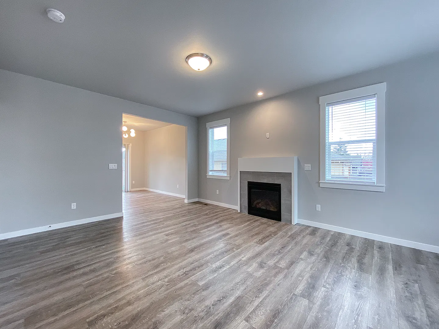 Bright & Modern 4-Bedroom Home with Spacious Backyard and Stylish Upgrades — Photo 2