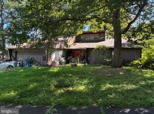 40 Cedarwood Rd, Wyomissing, PA 19610