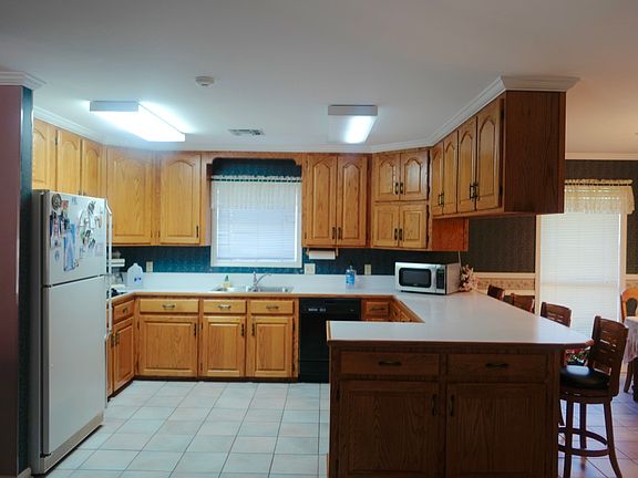 Kitchen and snack bar